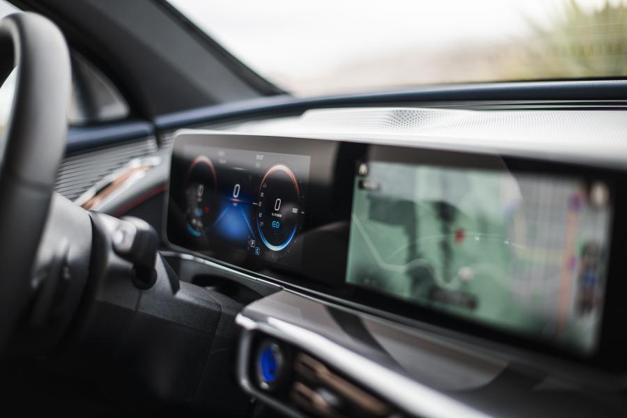 Панель приборов Mercedes-Benz EQC400 4Matic (N293) 2019 года  (WW) (фото 176 из 202)